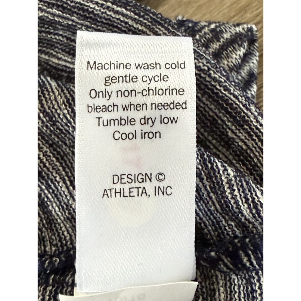 Athleta Cutout Breezy Top Medium Navy White Space Dye Long Sleeve 623389 - Picture 7 of 7